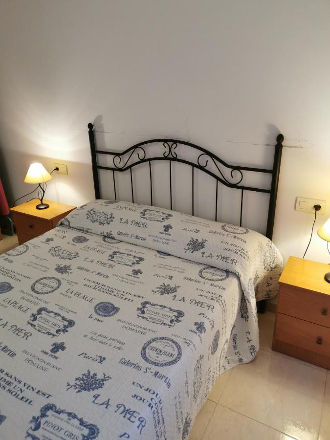 Hostal Residencia Celma Sant Carlos de la Ràpita Esterno foto