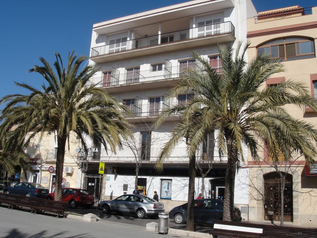 Hostal Residencia Celma Sant Carlos de la Ràpita Esterno foto